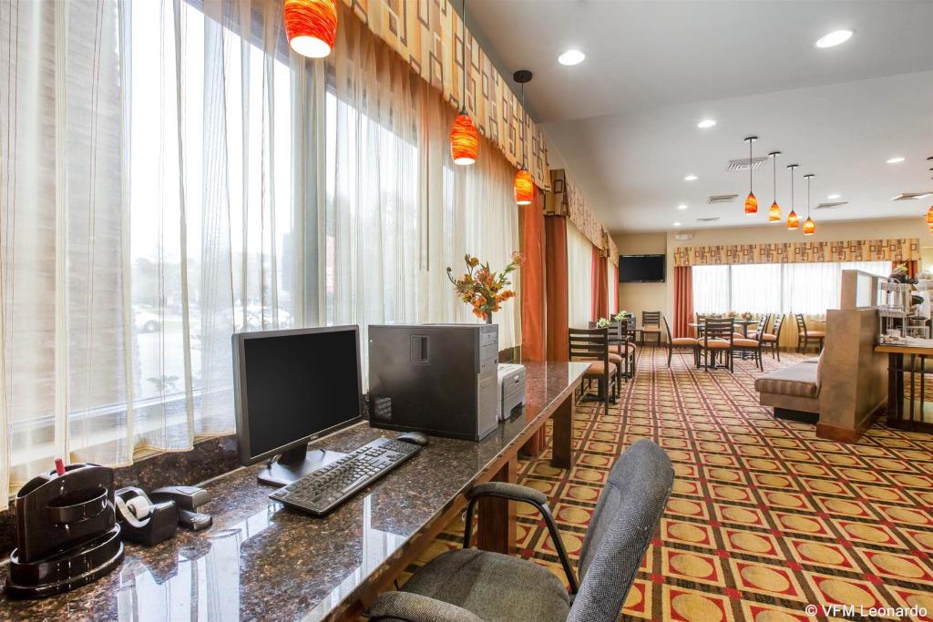 Comfort Suites Golden Isles Gateway Comfort Suites Golden Isles Gateway