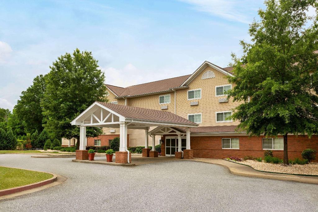 Hawthorn Suites By Wyndham Columbus Fort Benning 