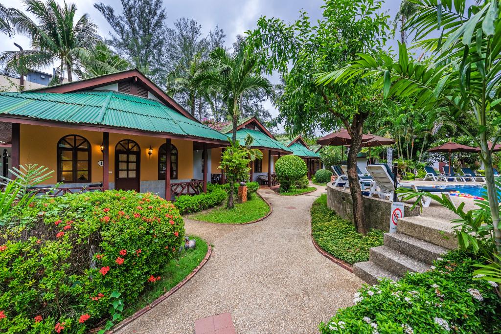 Eden Bungalow Resort 