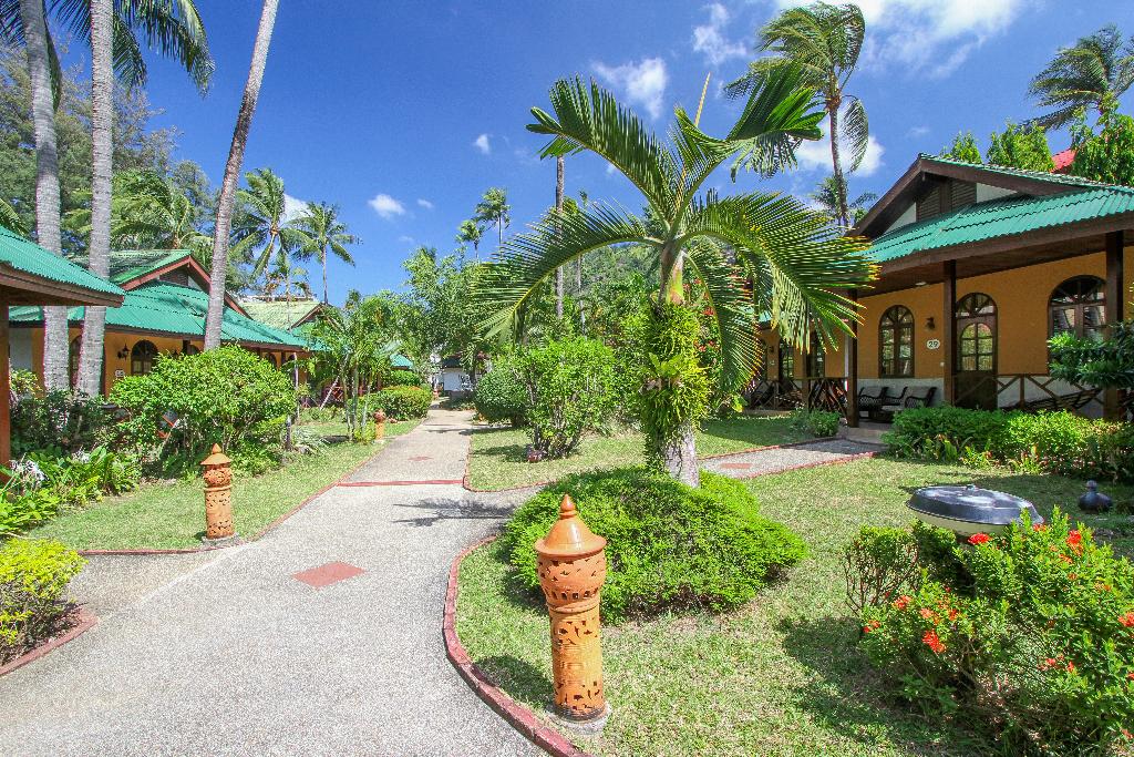 Eden Bungalow Resort 