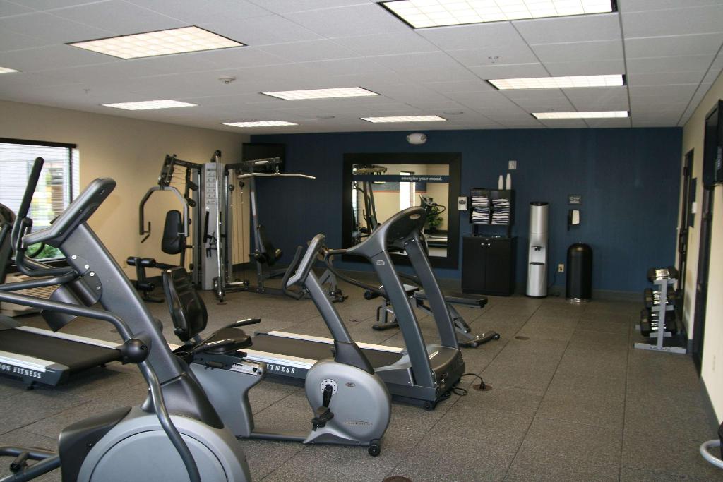 Hampton Inn & Suites Warren 