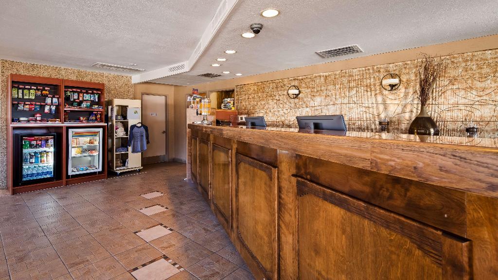 Best Western Plus Frontier Motel 