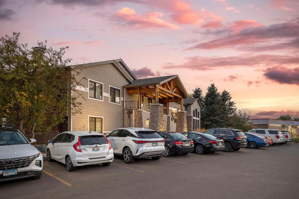 Best Western Plus Superior Inn & Suites 