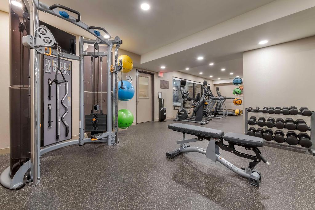 Best Western Plus Superior Inn & Suites 