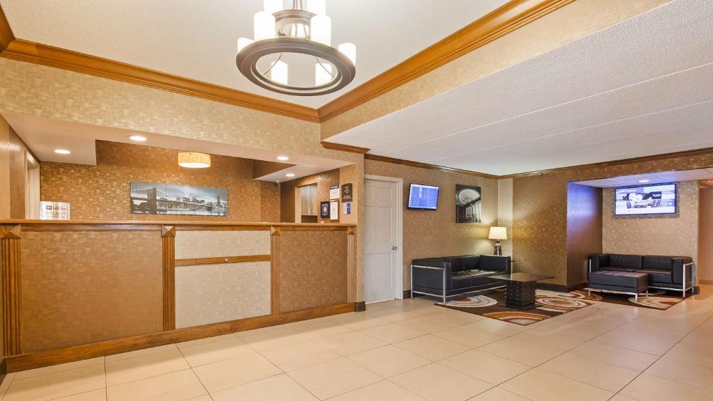 Best Western The Inn At Buffalo Airport 