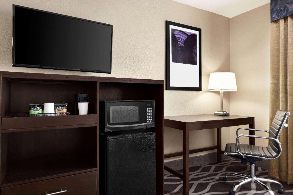 Iban Dallas Park Central Hotel, Trademark By Wyndham 