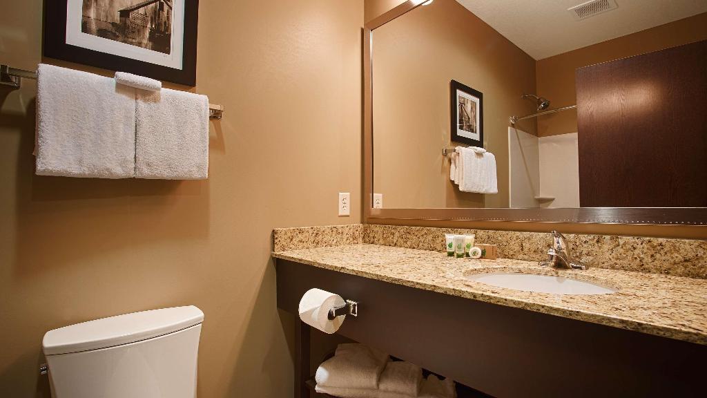 Best Western Plus Night Watchman Inn & Suites 