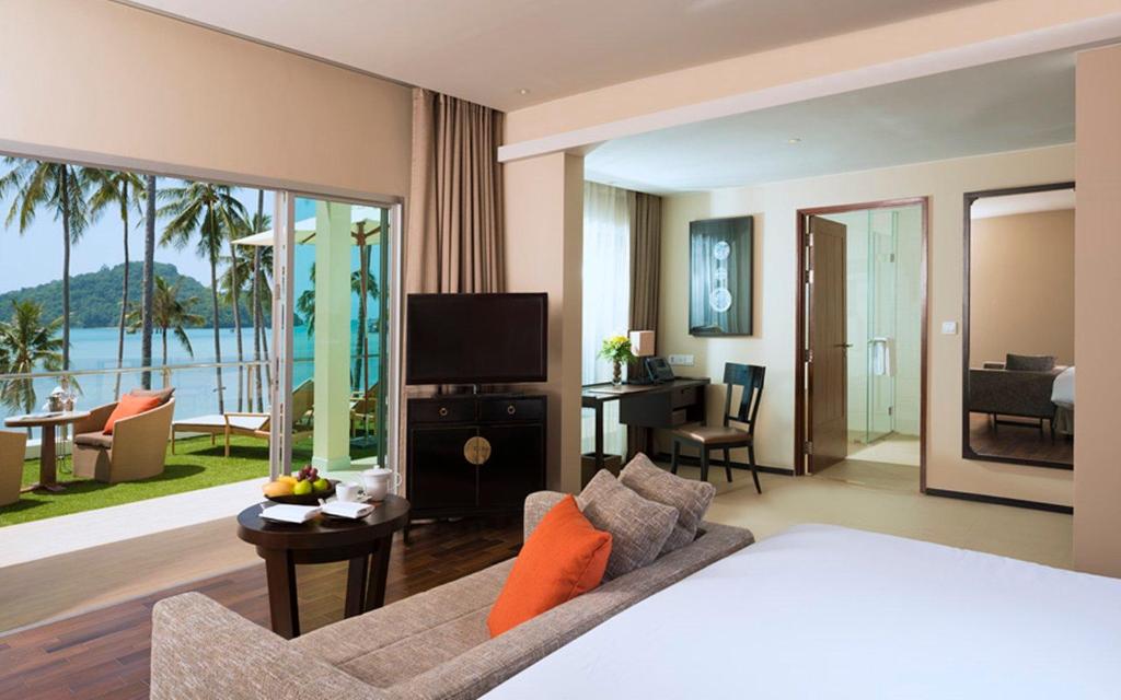 Crowne Plaza Panwa Beach Resort By Ihg Crowne Plaza Panwa Beach Resort By Ihg