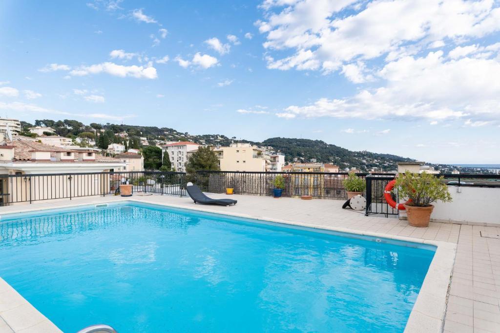 Adonis Cannes HôTel Thomas Adonis Cannes HôTel Thomas