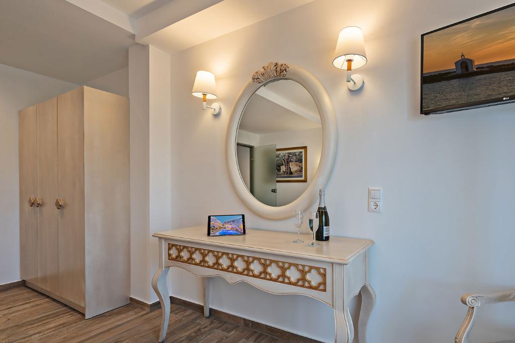 Delfina Boutique Hotel  