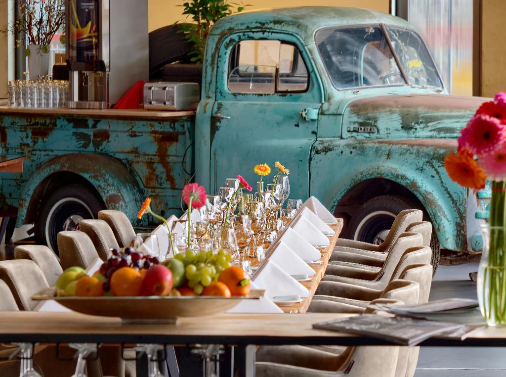 V8 Hotel Classic Motorworld Region Stuttgart V8 Hotel Classic Motorworld Region Stuttgart