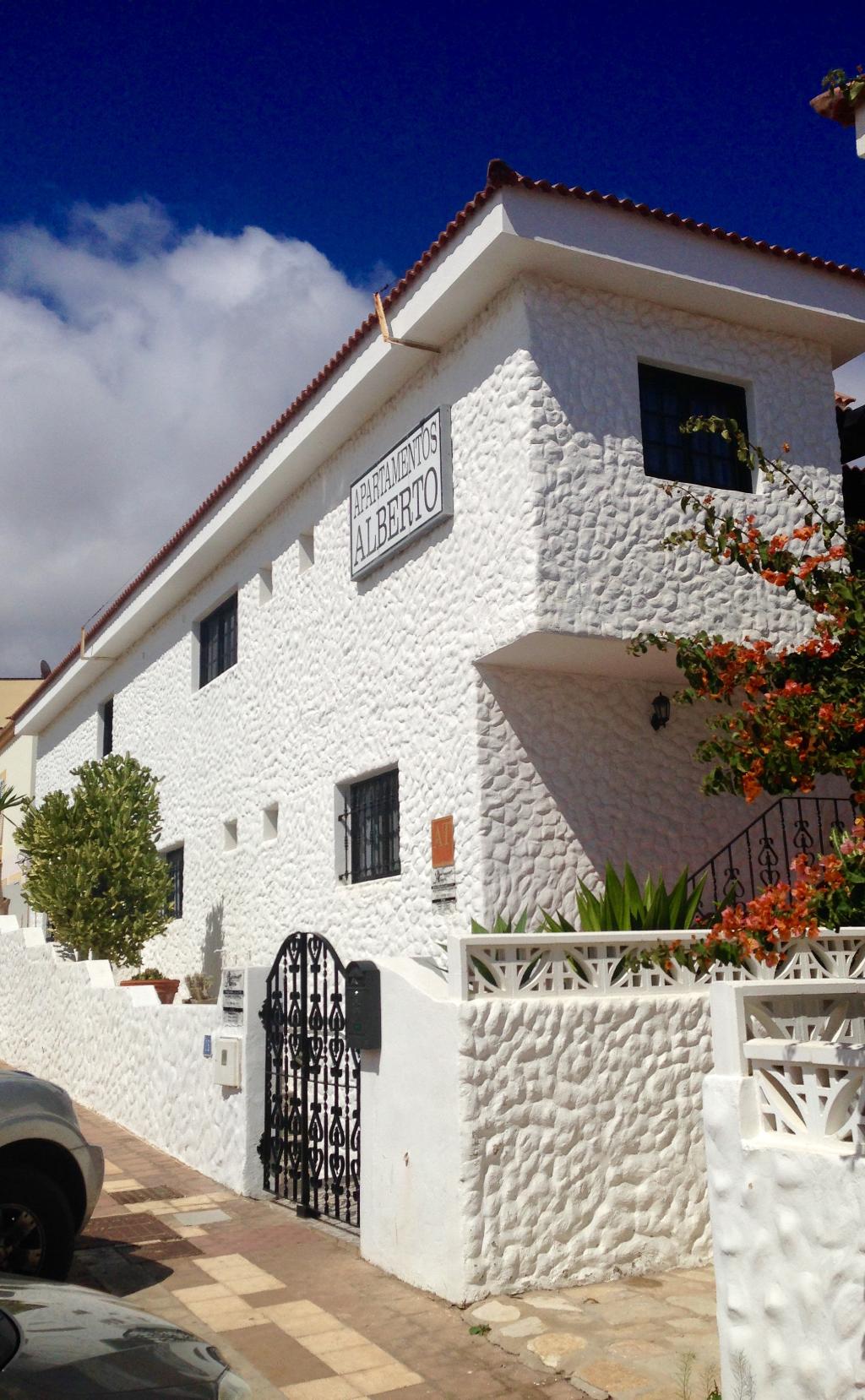 Alberto Apartments 