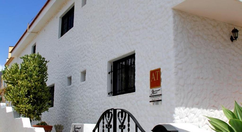 Alberto Apartments 