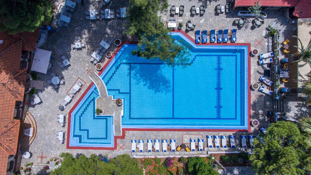 Porfi Beach Hotel 