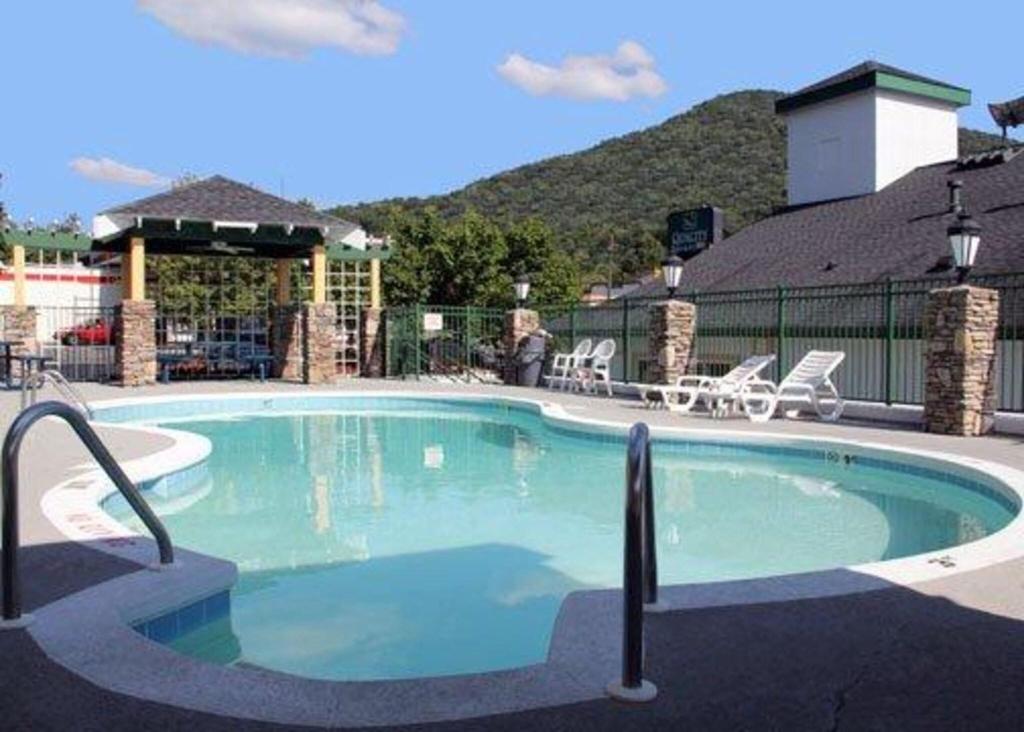 Quality Inn & Suites Biltmore East Quality Inn & Suites Biltmore East