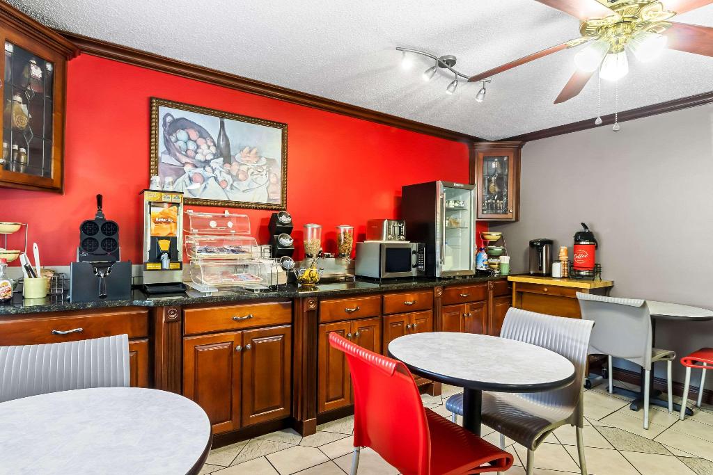 Econo Lodge Russellville 