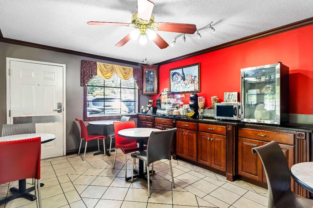 Econo Lodge Russellville 
