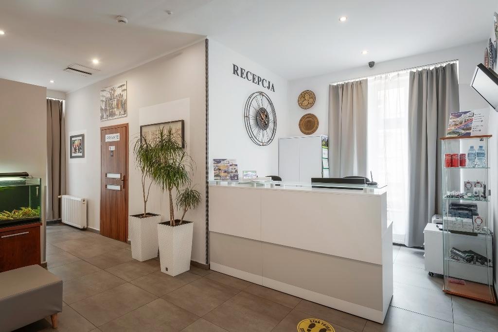 Queen Apartments 