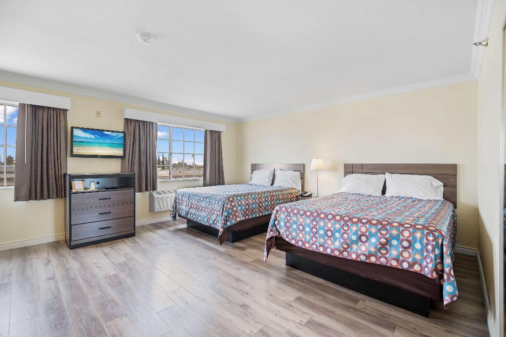 Surestay Hotel By Best Western Fontana 