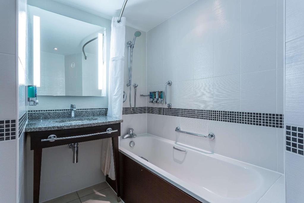 Hampton By Hilton Exeter Airport 