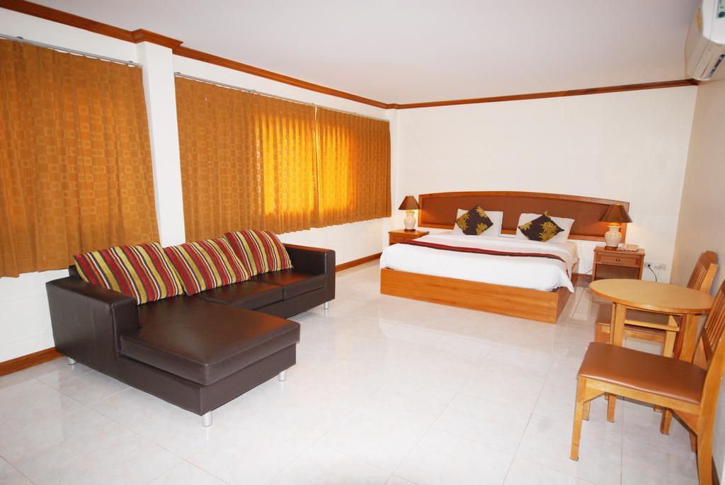 Golden Land Hotel 