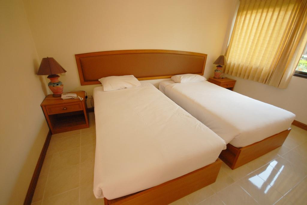 Golden Land Hotel 
