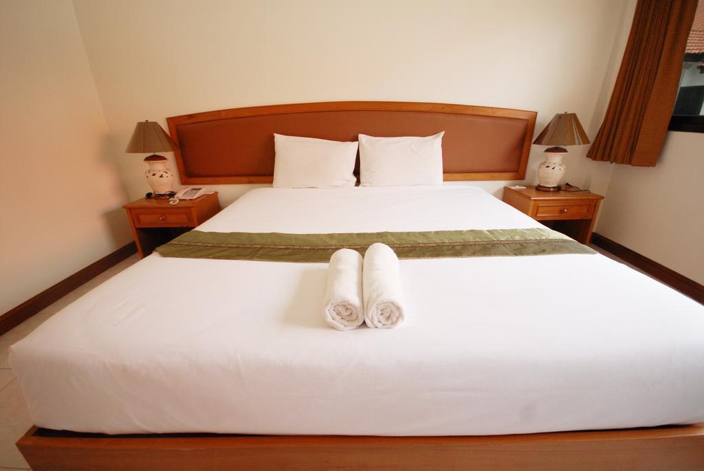 Golden Land Hotel 