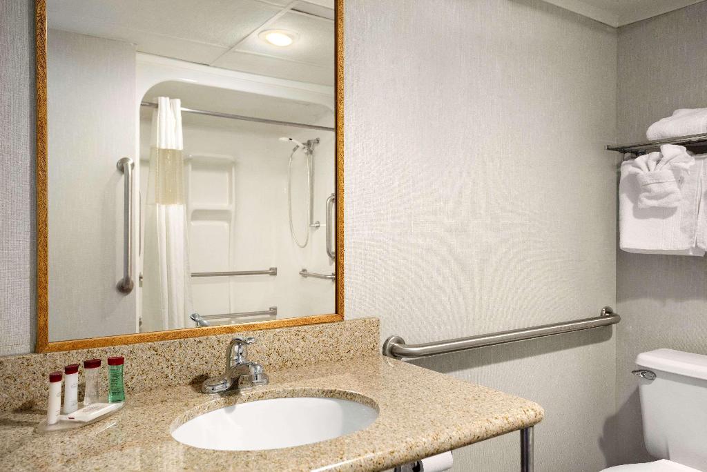 Ramada By Wyndham Batesville 