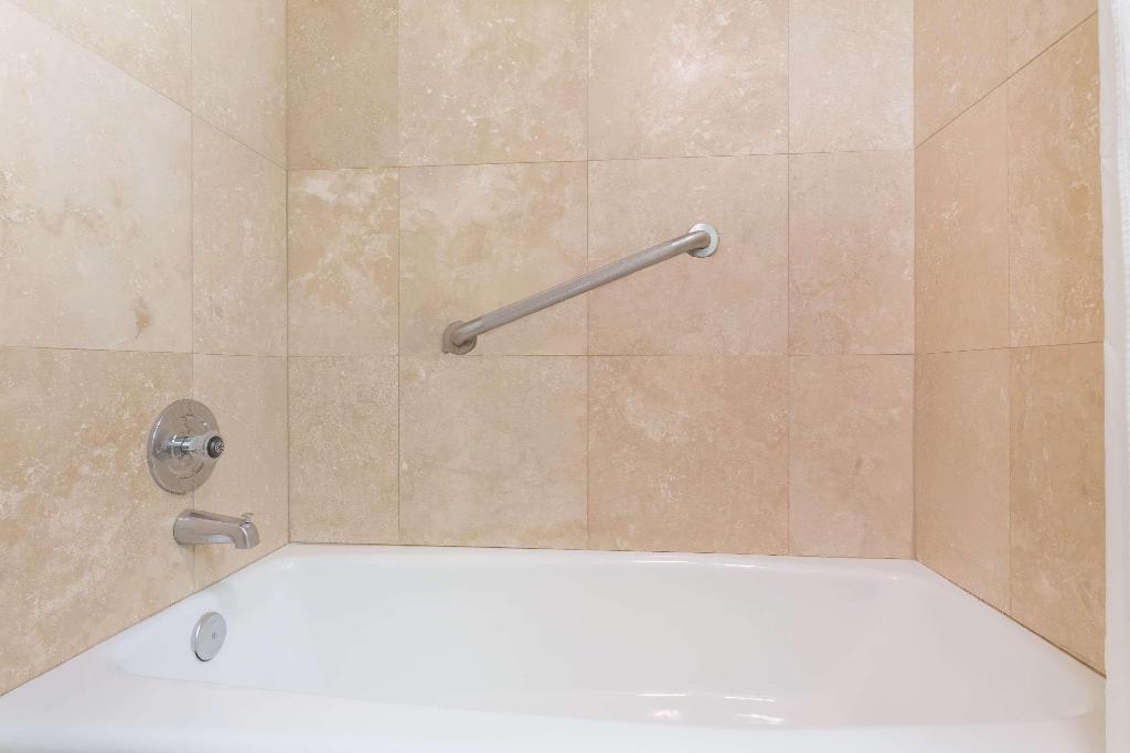 Ramada By Wyndham Ely 