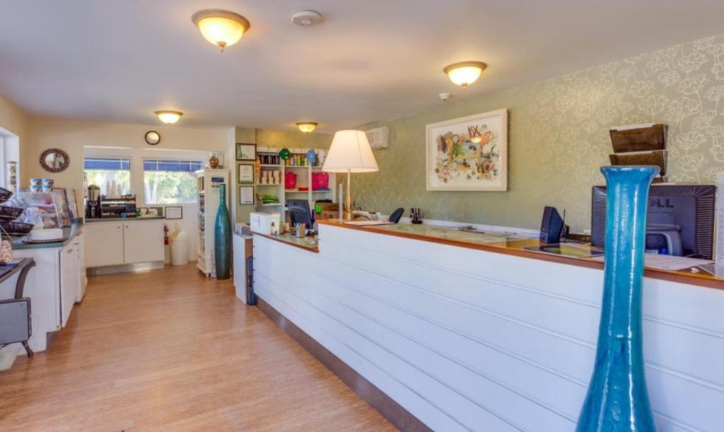 Sunset Beach Inn 