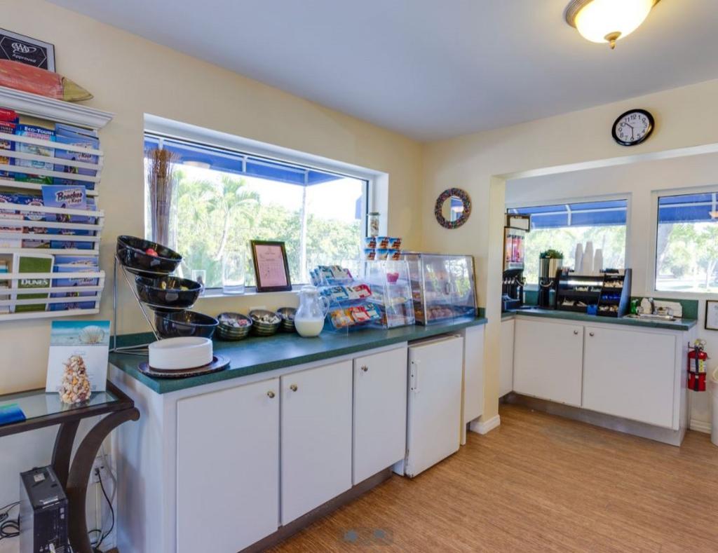 Sunset Beach Inn 