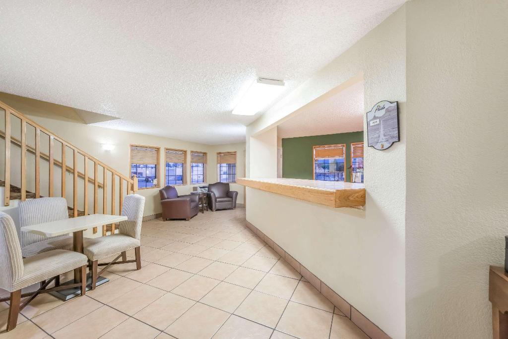 Super 8 By Wyndham Canon City Super 8 By Wyndham Canon City