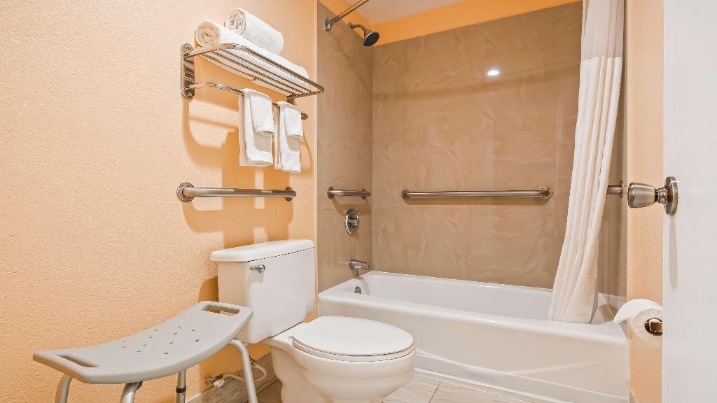 Surestay Hotel By Best Western Lincoln 