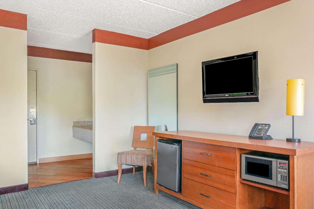 La Quinta Inn & Suites By Wyndham Miami Cutler Bay La Quinta Inn & Suites By Wyndham Miami Cutler Bay