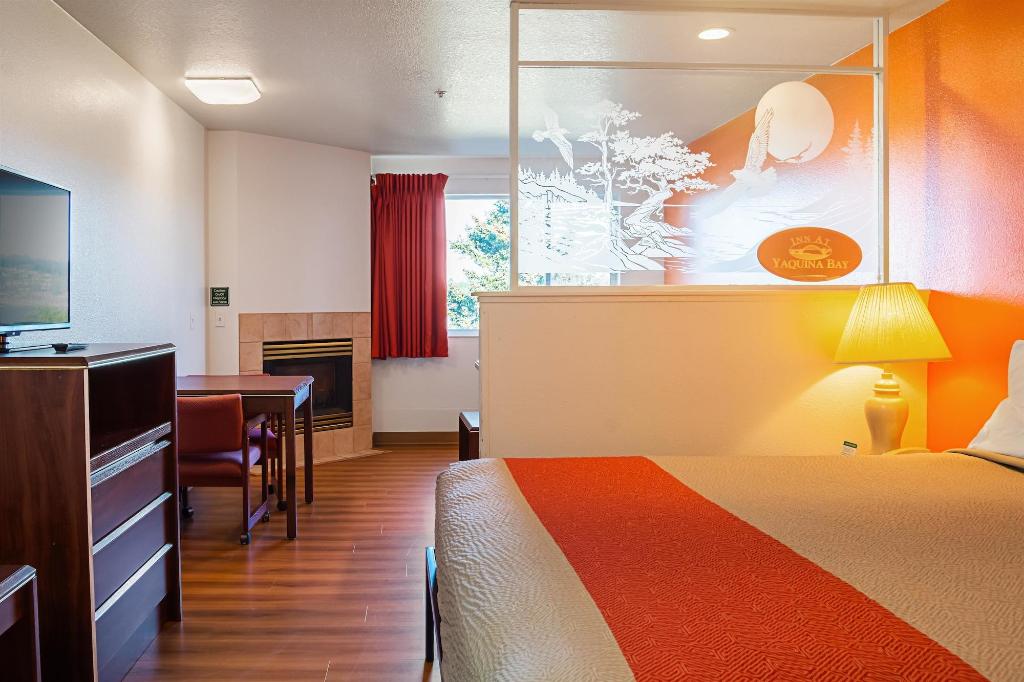 Inn At Yaquina Bay Inn At Yaquina Bay