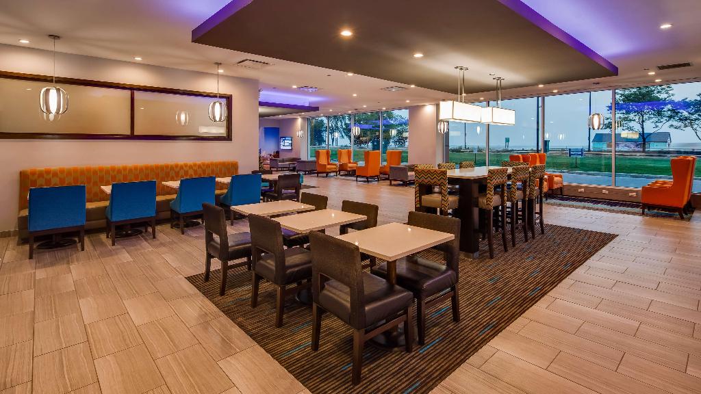 Best Western Plus Hyde Park Chicago Hotel Best Western Plus Hyde Park Chicago Hotel