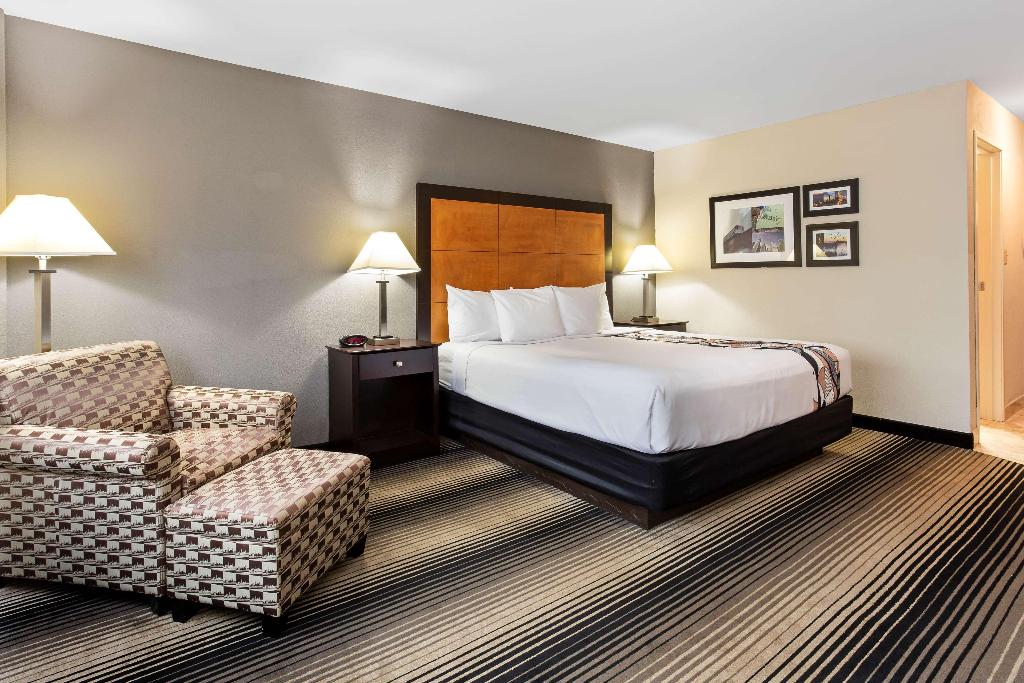 Best Western Plus Hyde Park Chicago Hotel 