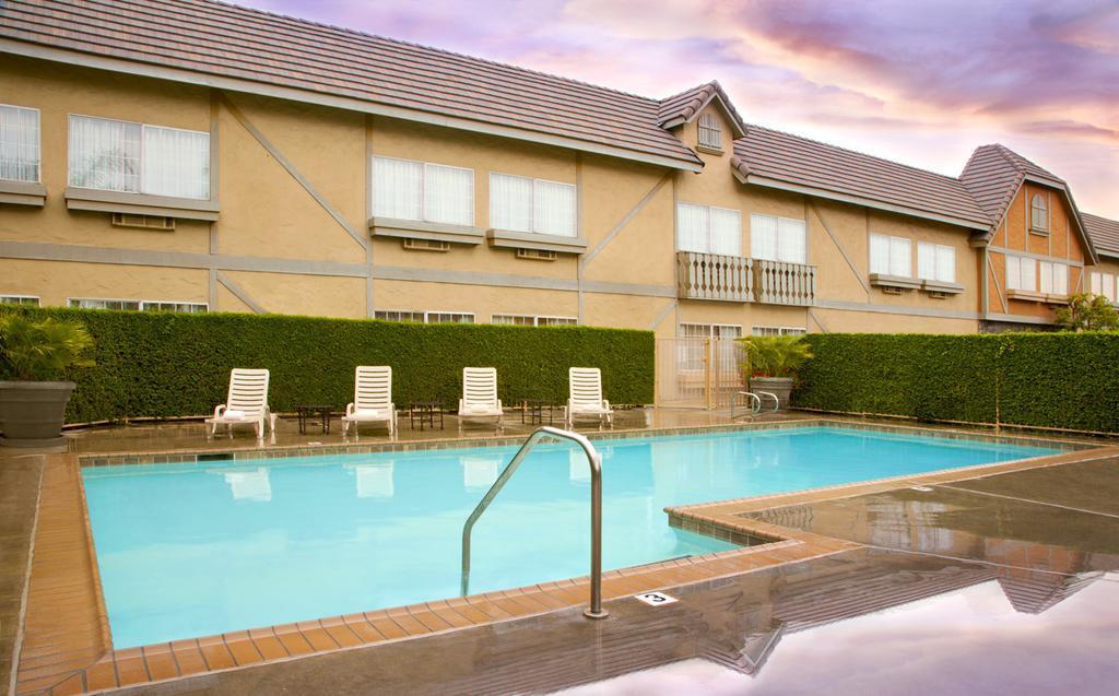 Red Lion Hotel Ontario Airport 