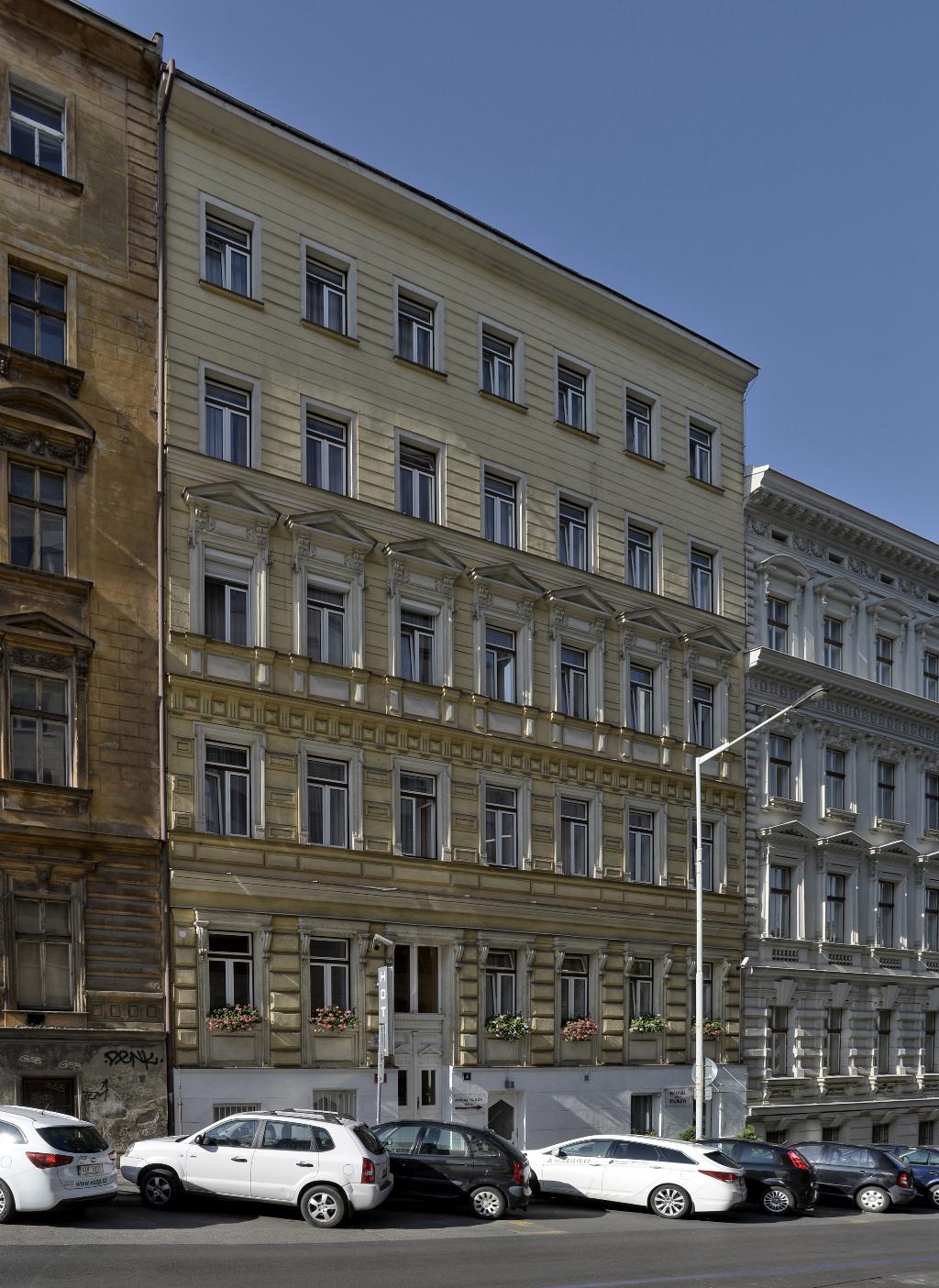 Royal Plaza 