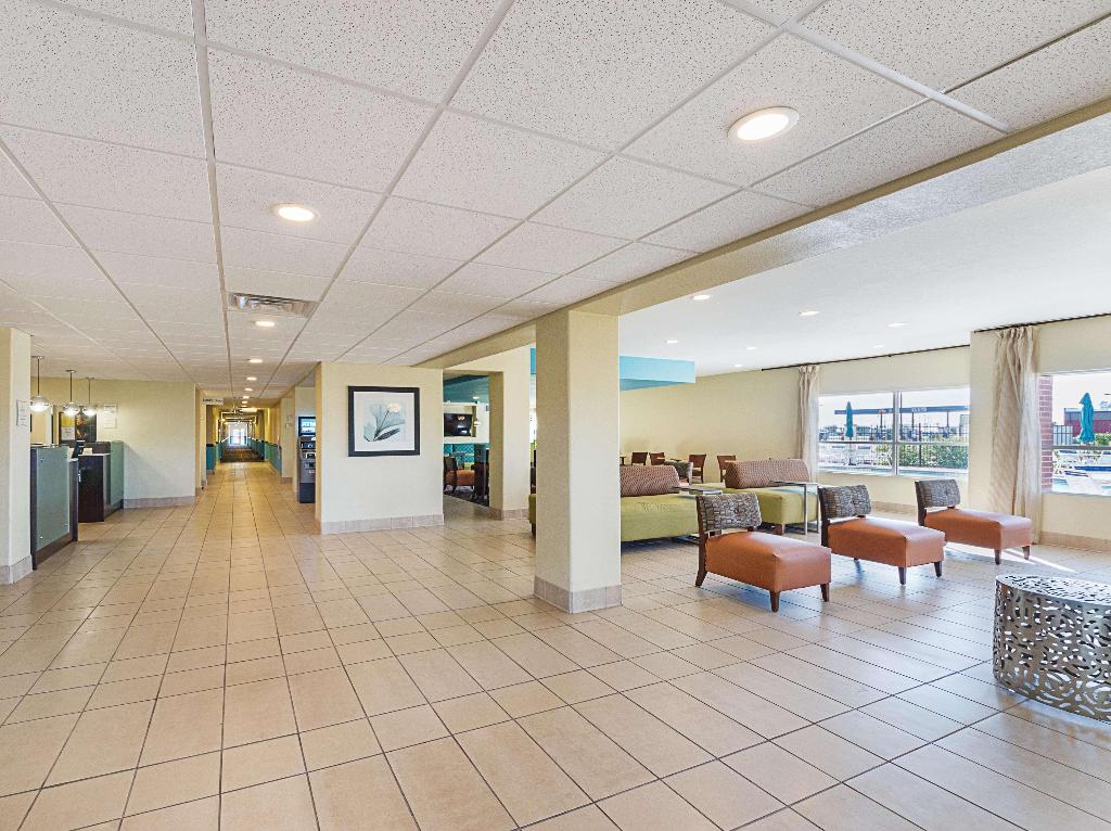 La Quinta Inn & Suites By Wyndham Mathis 