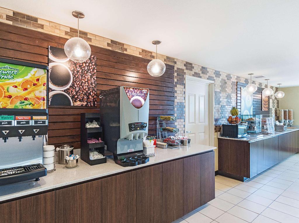La Quinta Inn & Suites By Wyndham Mathis 