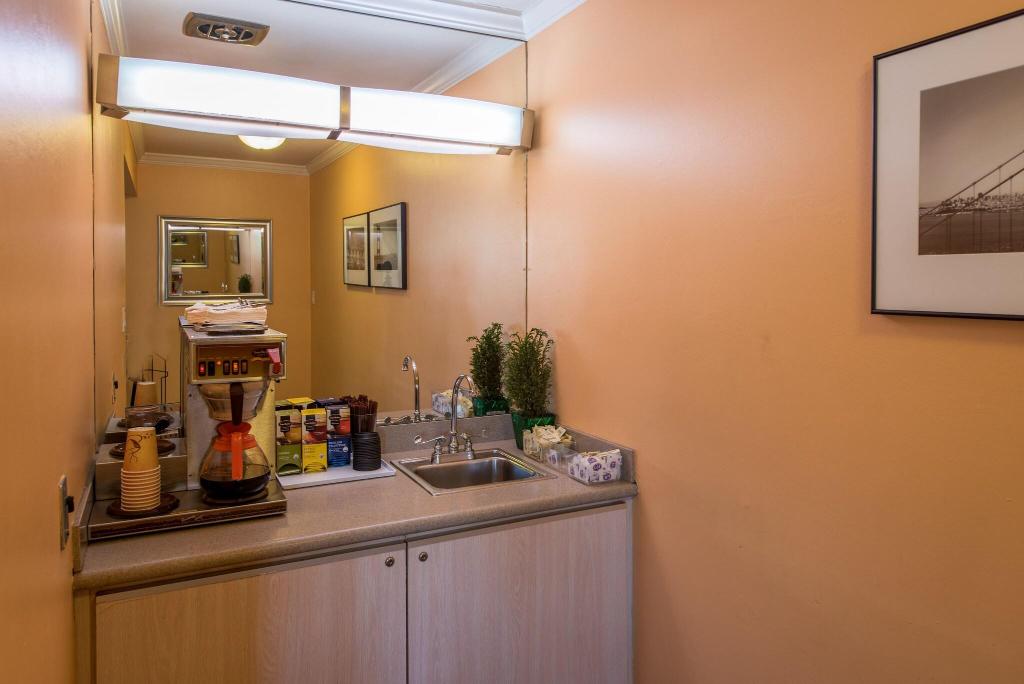 Civic Center Motor Inn Civic Center Motor Inn