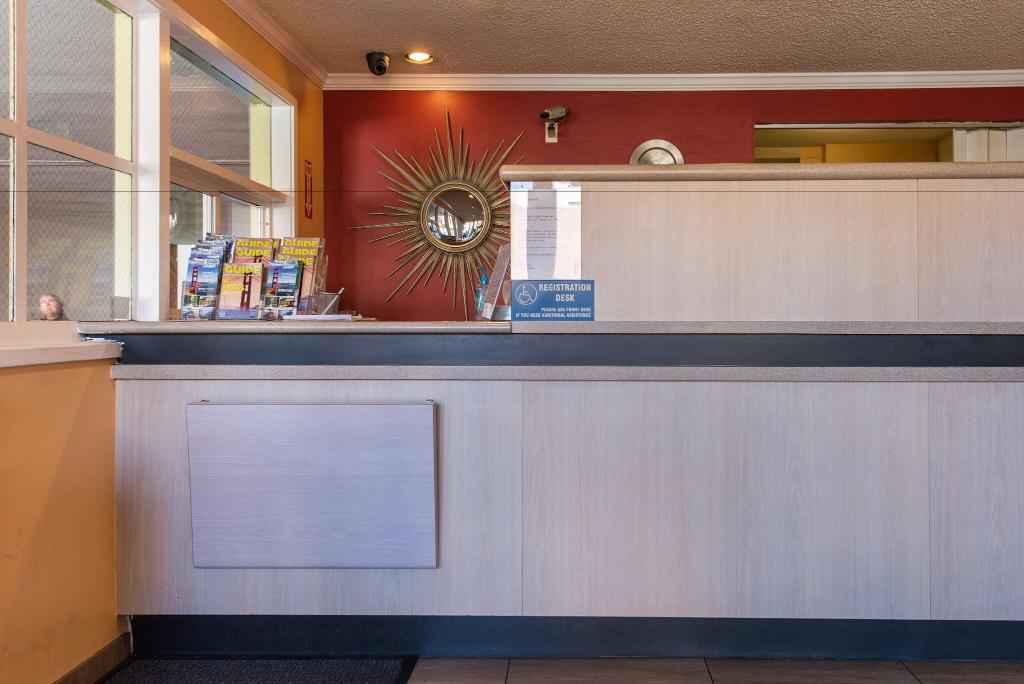 Civic Center Motor Inn Civic Center Motor Inn