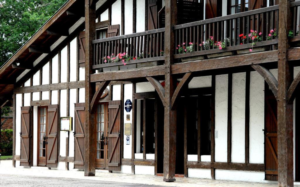 Auberge Des Pins Auberge Des Pins