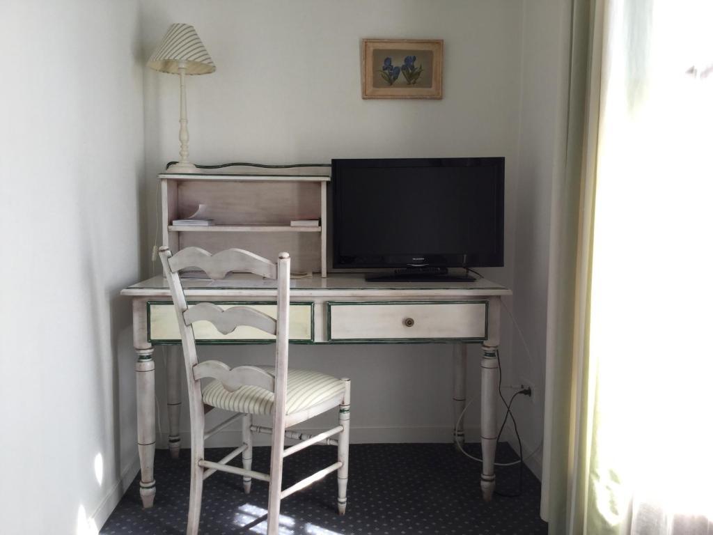 Auberge Des Pins Auberge Des Pins