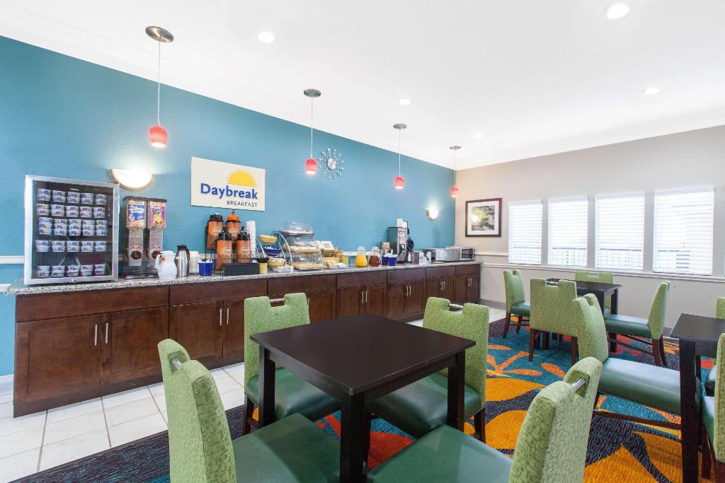 Days Inn By Wyndham Ennis Days Inn By Wyndham Ennis