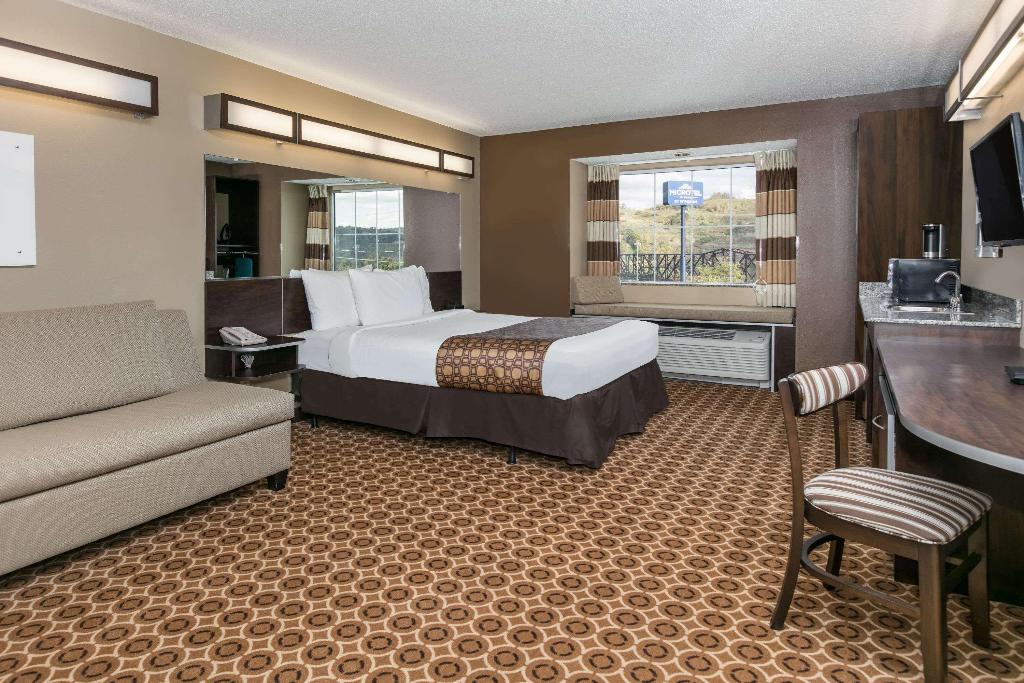 Sleep Inn & Suites Steubenville At The University 