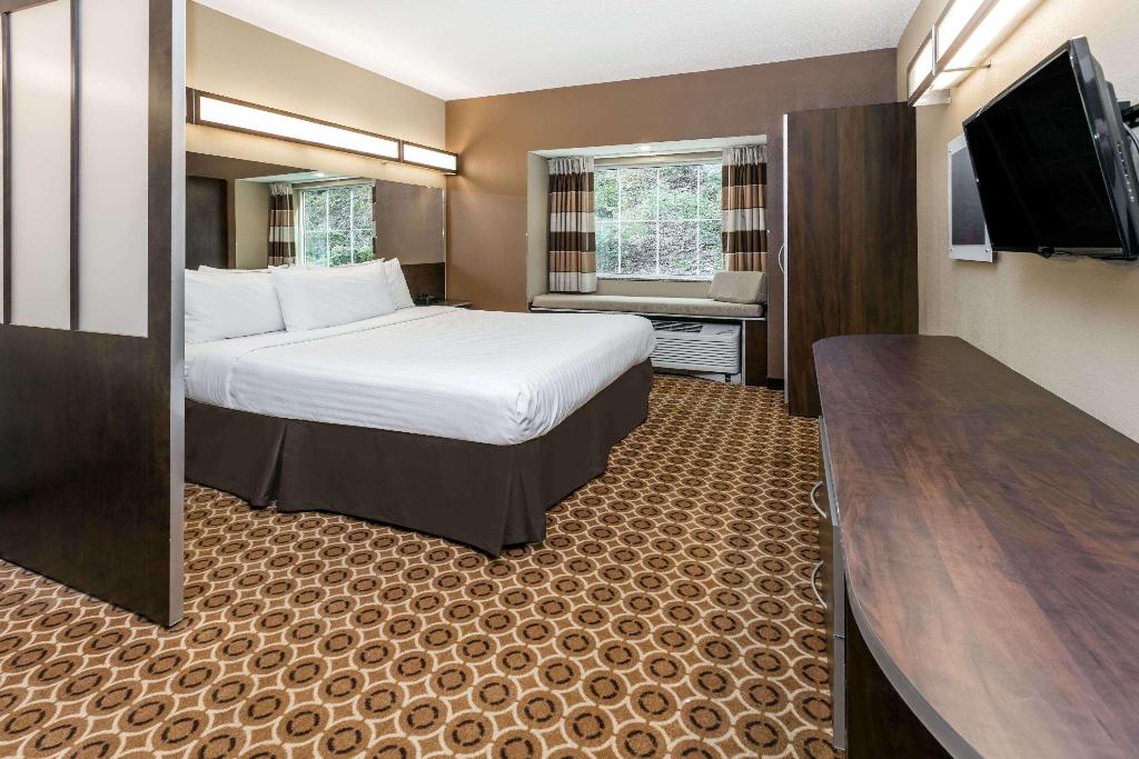 Sleep Inn & Suites Steubenville At The University 