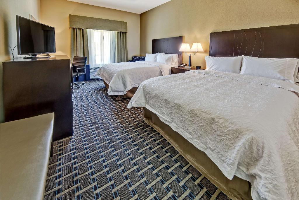 Hampton Inn Indianola 