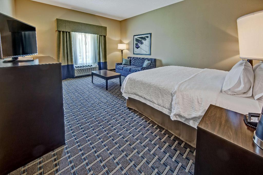 Hampton Inn Indianola 